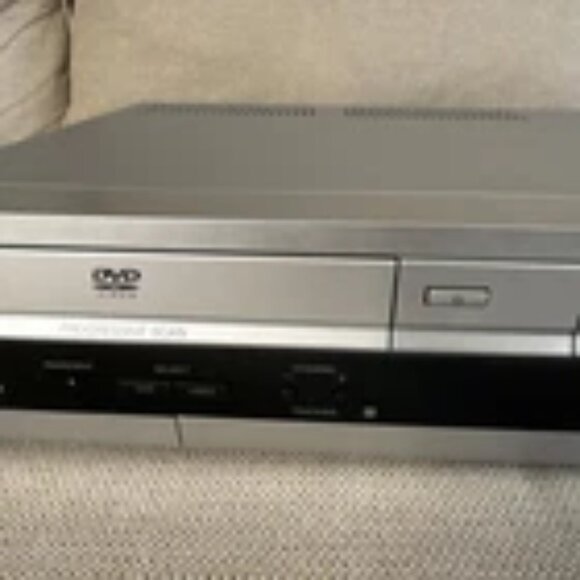 Sony SLV-D261P DVD VCR Player Combo Tape Recorder Tested Working No Remote - Picture 3 of 12